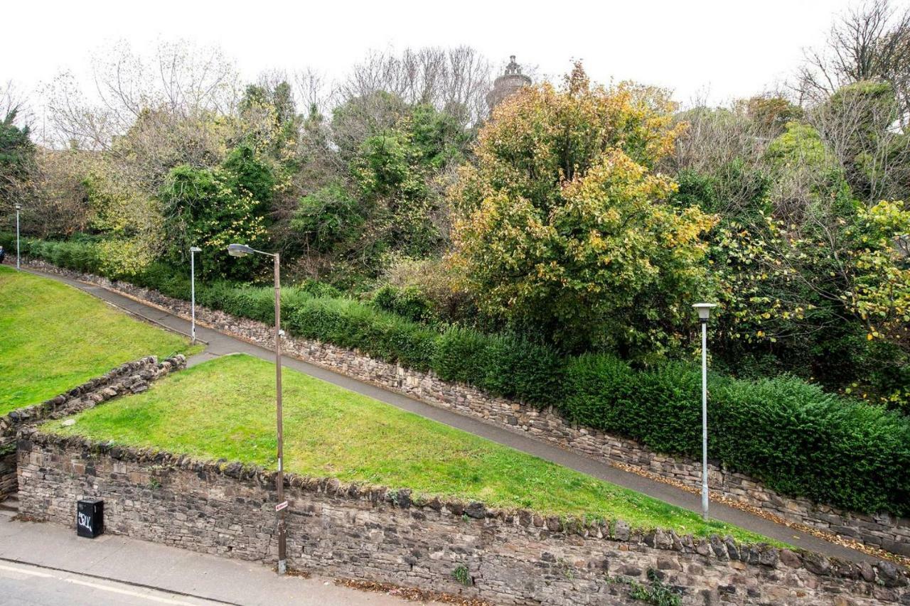 Altido Ultra Stylish Calton Road Apt W/ Parking Apartment Edinburgh Exterior foto